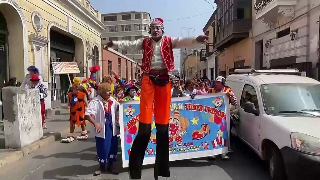 ޕެރޫގައި ފާހަގަކުރާ ކްލައުންޑޭ ހަރަކާތްތަކުގެ ތެރެއިން