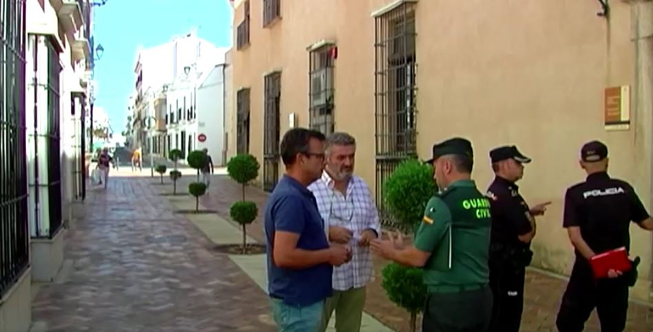 އޭއައި ބޭނުންކޮށްގެން ހަދާފައިވާ، ފުރާވަރު އުމުރުގެ އަންހެން ކުދިންތަކެއްގެ ބަރަހަނާ މަންޒަރުތަކެއް ދައުރުކުރުން