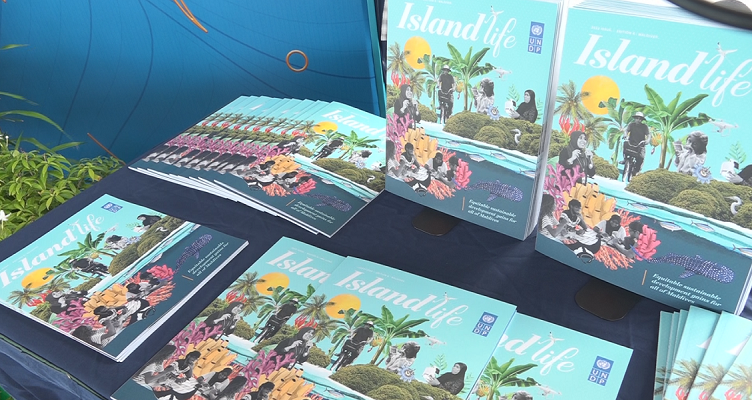 "އައިލެންޑް ލައިފް" މެގަޒިން