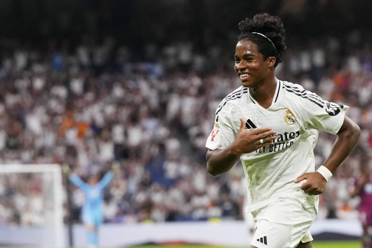 ރެއާލްގެ މެޗެއްގައި ލަނޑު ޖެހުމަށްފަހު އެންޑްރިކް އުފާ ފާޅު ކުރަނީ