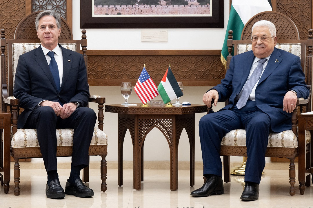 ފަލަސްތީންގެ ރައީސް މަހްމޫދު އައްބާސް އަދި އެމެރިކާގެ ސެކްރެޓަރީ އޮފް ސްޓޭޓް އެންތަނީ ބްލިންކެން