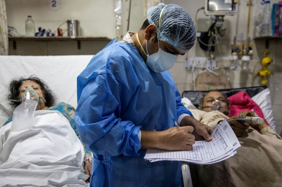 ކޮވިޑް-19އަށް ފަރުވާ ހޯދަމުންދާ ބައެއް 