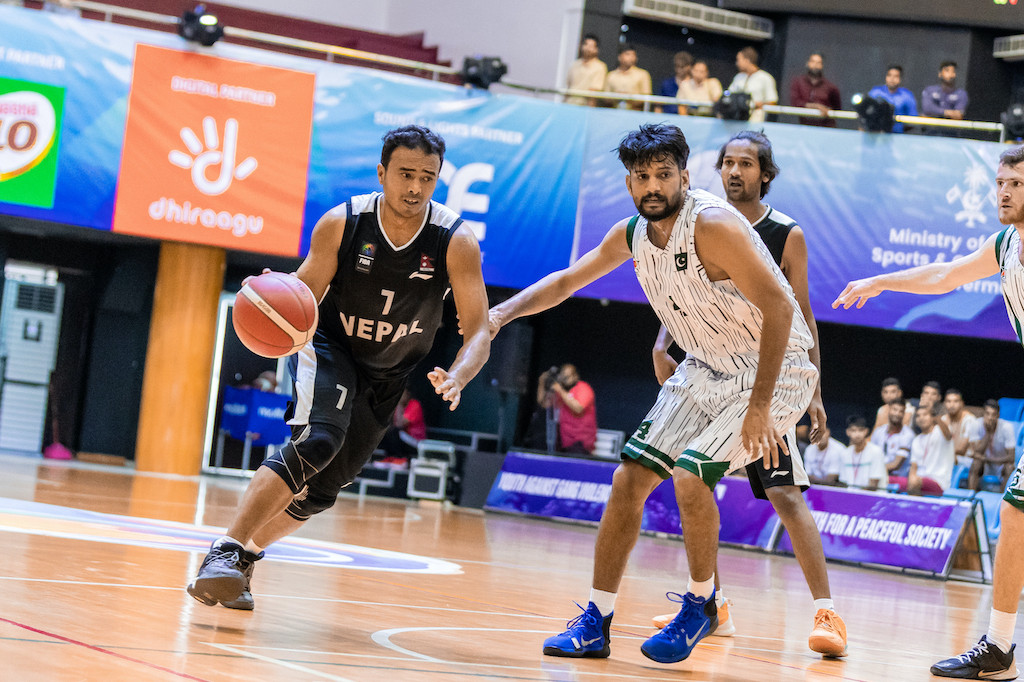 ފައިވް ނޭޝަންސް ކަޕްގައި ޕާކިސްތާނާއި ނޭޕާލް ވާދަކުރި މެޗުގެ ތެރެއިން