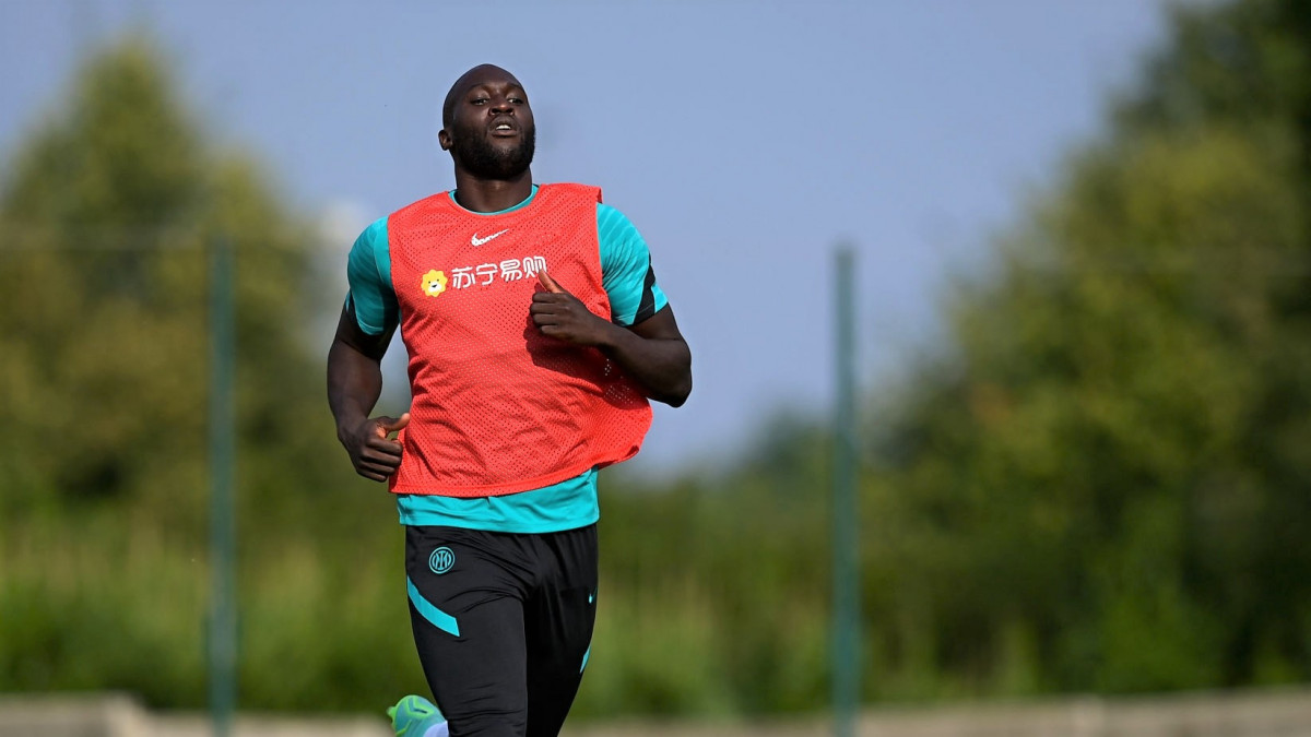 އިންޓަ މިލާނަށް ކުޅެމުން އަންނަ ބެލްޖިއަމުގެ ފޯވާޑް ރޮމެލޫ ލުކާކޫ