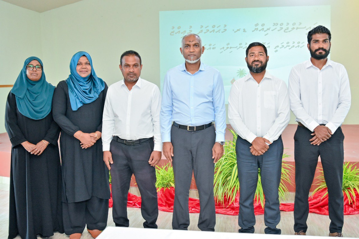 The president met Island Council and WDC members of L. Fonadhoo Island on Friday