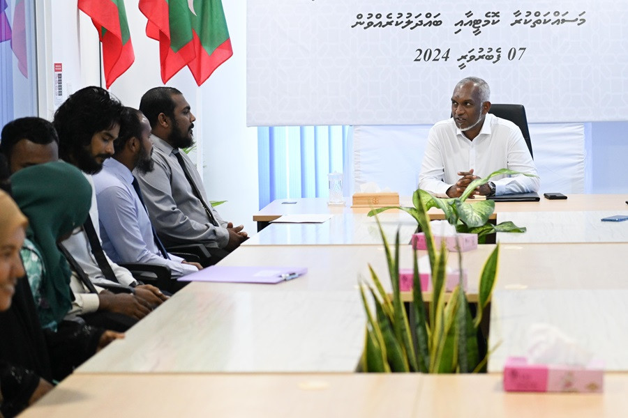 The president met the island council and WDC members of Hirilandhoo on Wednesday