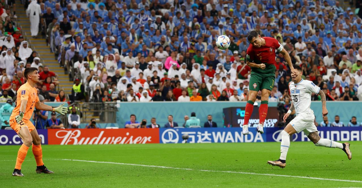 އުރުގުއޭ އަދި ޕޯޗުގަލް ކުޅުނު މެޗުގެ ތެރެއިން - ފޮޓޯ: ރޮއިޓާސް 