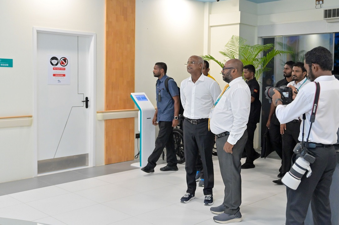 ގދ. ތިނަދޫގައި ސަރުކާރުން ހިންގާފައިވާ ތަރައްޤީގެ ބައެއް މަޝްރޫޢުތަކުގެ ނިމުން ފާހަގަކުރުން - ފޮޓޯ: ރައީސް އޮފީސް