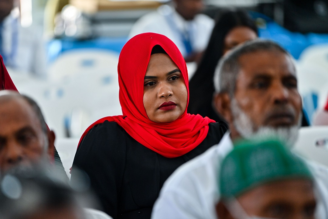 ގައުމީ އެއްބައިވަންތަކަމުގެ ދުވަހުގެ ހަފުލާގައި ބައިވެރިވި ގިނަ މީހުންގެ ލޯތައް ކަރުނައިން ފުރާލި - ފޮޓޯ: ރައީސް އޮފީސް