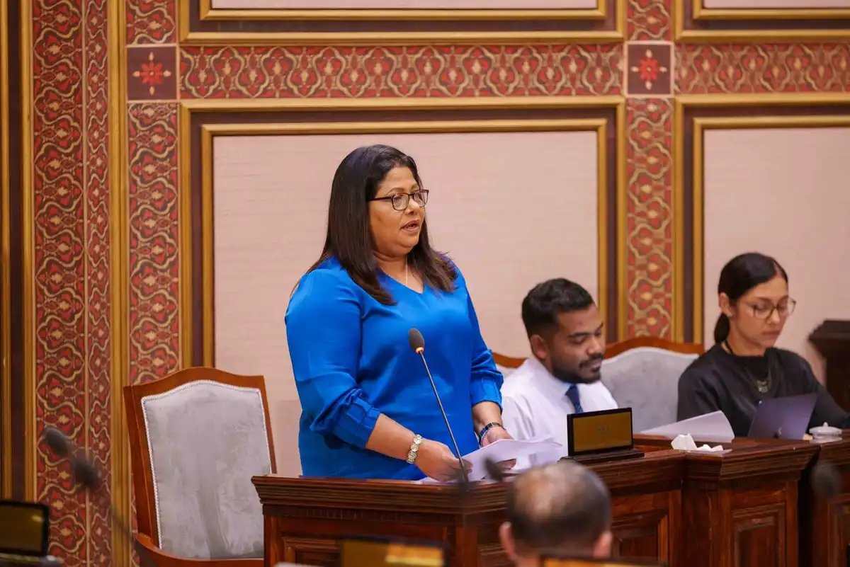 ހެލްތު މިނިސްޓަރު ގީލާ އަލީ ރައްޔިތުންގެ މަޖިލީހުގައި