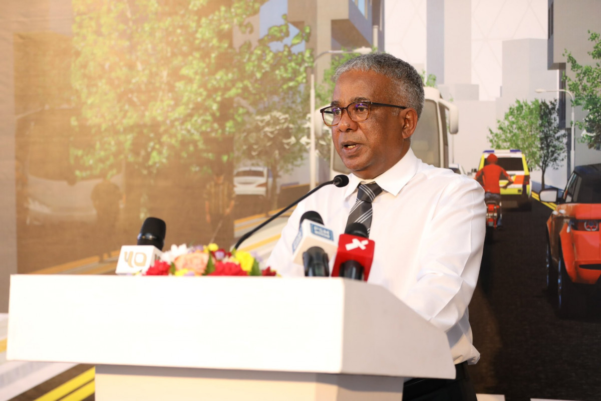 އަމީނީމަގުގައި ތާރުއަޅައި ތަރައްގީކުރުމުގެ އަމަލީ މަސައްކަތް ފެށުމުގެ ރަސްމިއްޔާތުގައި ހައުސިން އެންޑް ޕްލޭނިންގ މިނިސްޓްރީގެ ސްޓޭޓް މިނިސްޓަރު އަކްރަމް ކަމާލުއްދީން ވާހަކަފުޅުދައްކަވަނީ