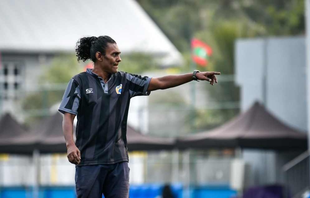 ވެލެންސިއާގެ ކޯޗު އިސްމާއީލް އާސިފް (ކުޑަ ހީނާ)