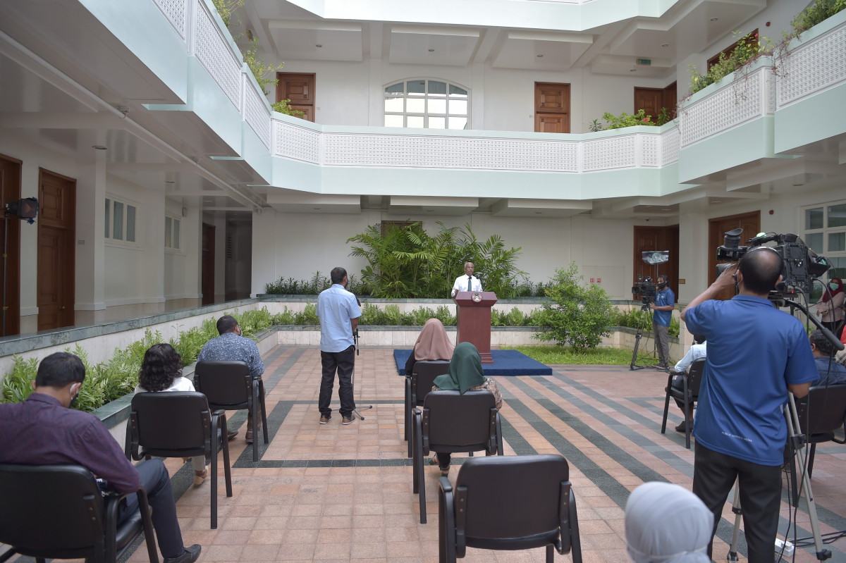 ރައީސުލްޖުމްހޫރިއްޔާ ބޭއްވެވި ނޫސްވެރިންގެ ބައްދަލުވުމުގެ ތެރެއިން -- ފޮޓޯ: ރައީސް އޮފީސް