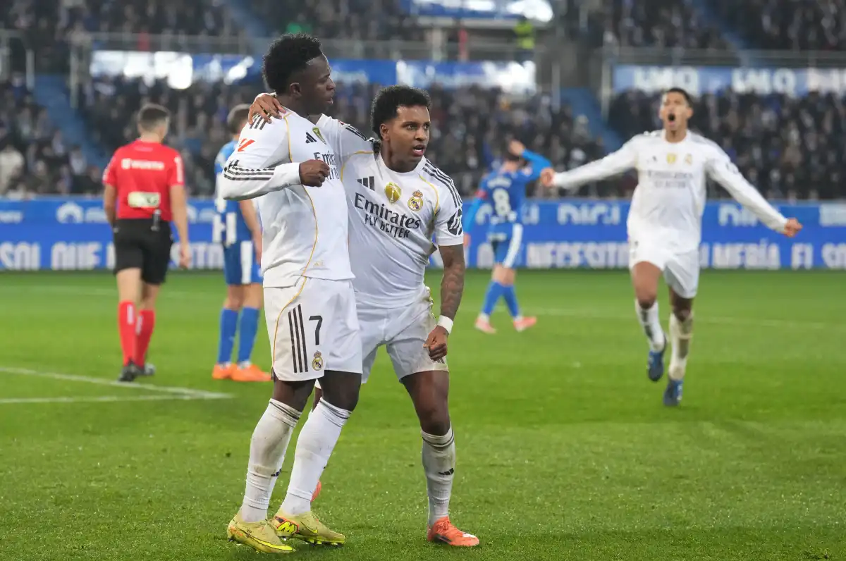 މެޗުގައި ލަނޑު ޖެހުމަށް ފަހު ރެއާލްގެ ކުޅުންތެރިން އުފާ ފާޅު ކުރަނީ