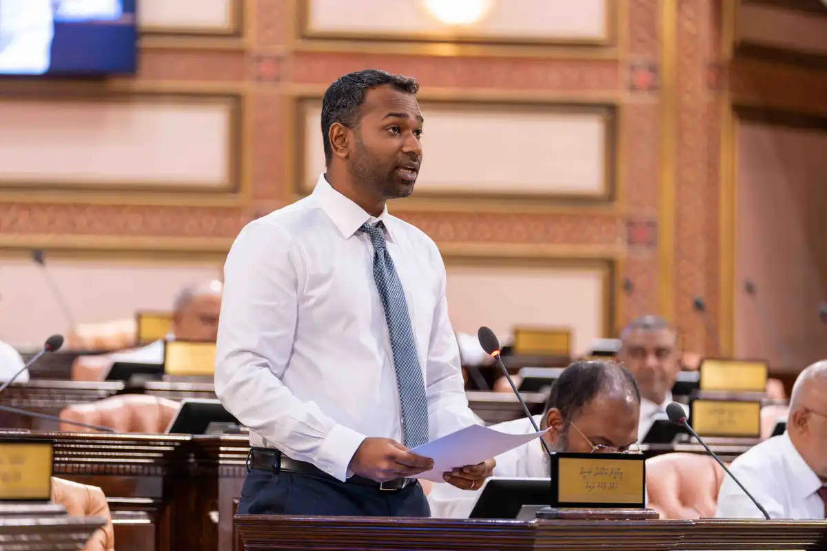 މިސަރުކާރުގައި ބައެއް ގެތަކަށް ރެއިޑް ޖަހާ މިލިއަނުން ހޯދި ފައިސާ ވަނީ އަނބުރާ ދީފައި، މިހާރު އެބޭފުޅުން ތިއްބެވީ ޕީއެންސީ ކެމްޕެއިންގެ އެންމެ ކުރީ ސަފުގައި: މެންބަރު މީކާއިލް