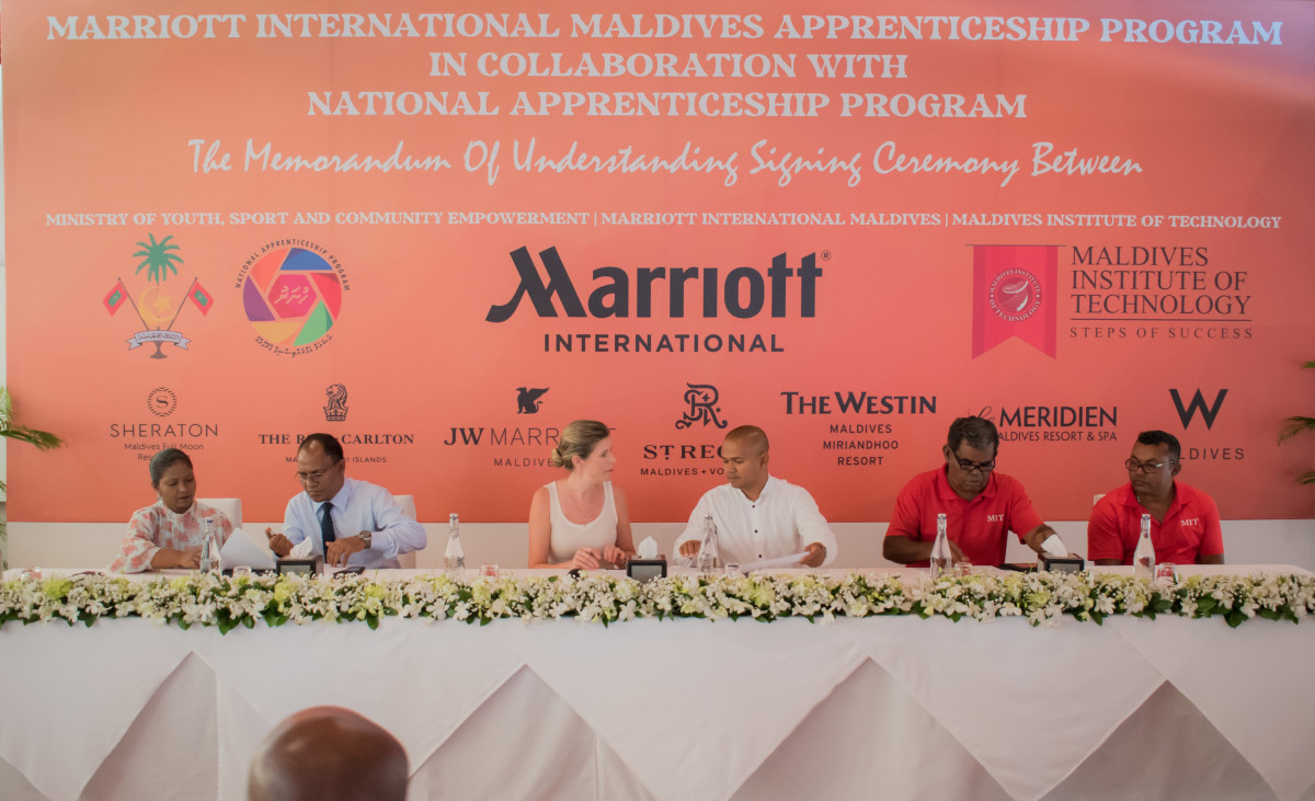 އެޕްރެންޓިސްޝިޕް ޕްރޮގްރާމްގެ އެއްބަސްވުމުގައި ސޮއި ކުރުން