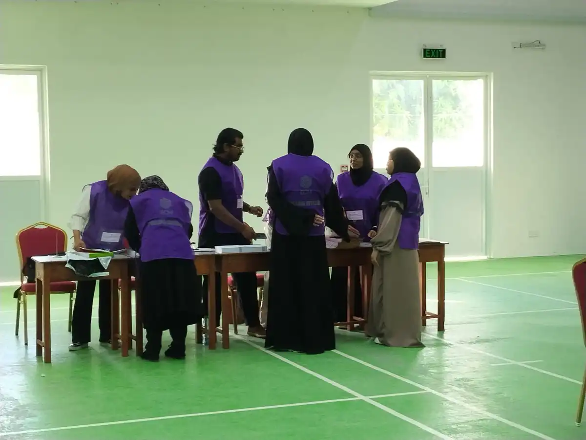 3 އިންތިޚާބަށް ވޯޓުލުމަށް ތައްޔާރުވެފައި