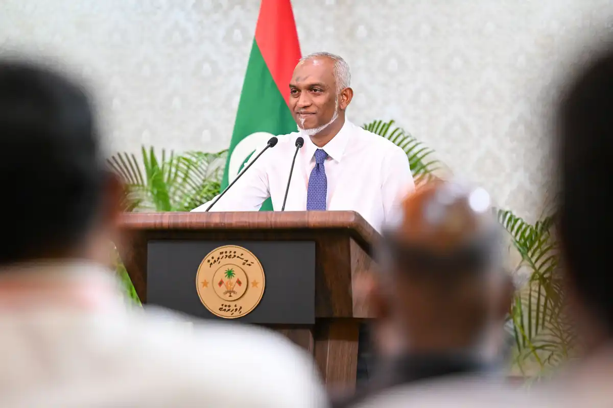ރައީސުލްޖުމްހޫރިއްޔާ ޑޮކްޓަރ މުޙައްމަދު މުޢިއްޒު