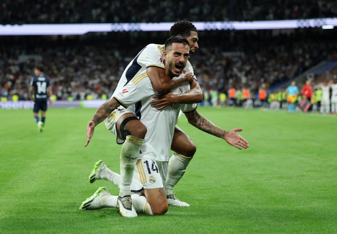 މެޗުގައި ލަނޑު ޖެހުމަށްފަހު ރެއާލްގެ ކުޅުންތެރިން އުފާ ފާޅުކުރަނީ