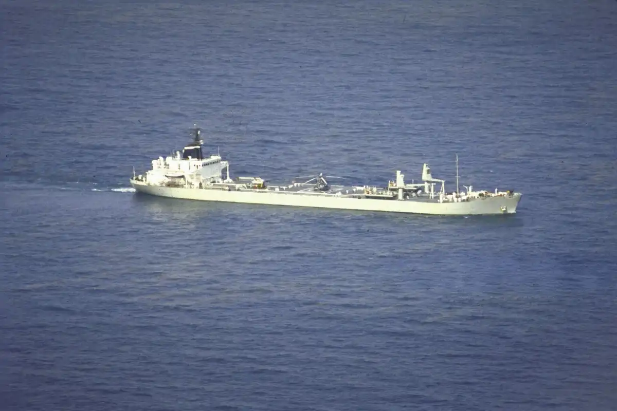 އޮމާން ކަނޑުއޮޅި ބަލަހައްޓަމުންދާ ފަރަންސޭސި ކަނޑުގެ ސިފައިންގެ މަނަވަރެއް (ފައިލް).