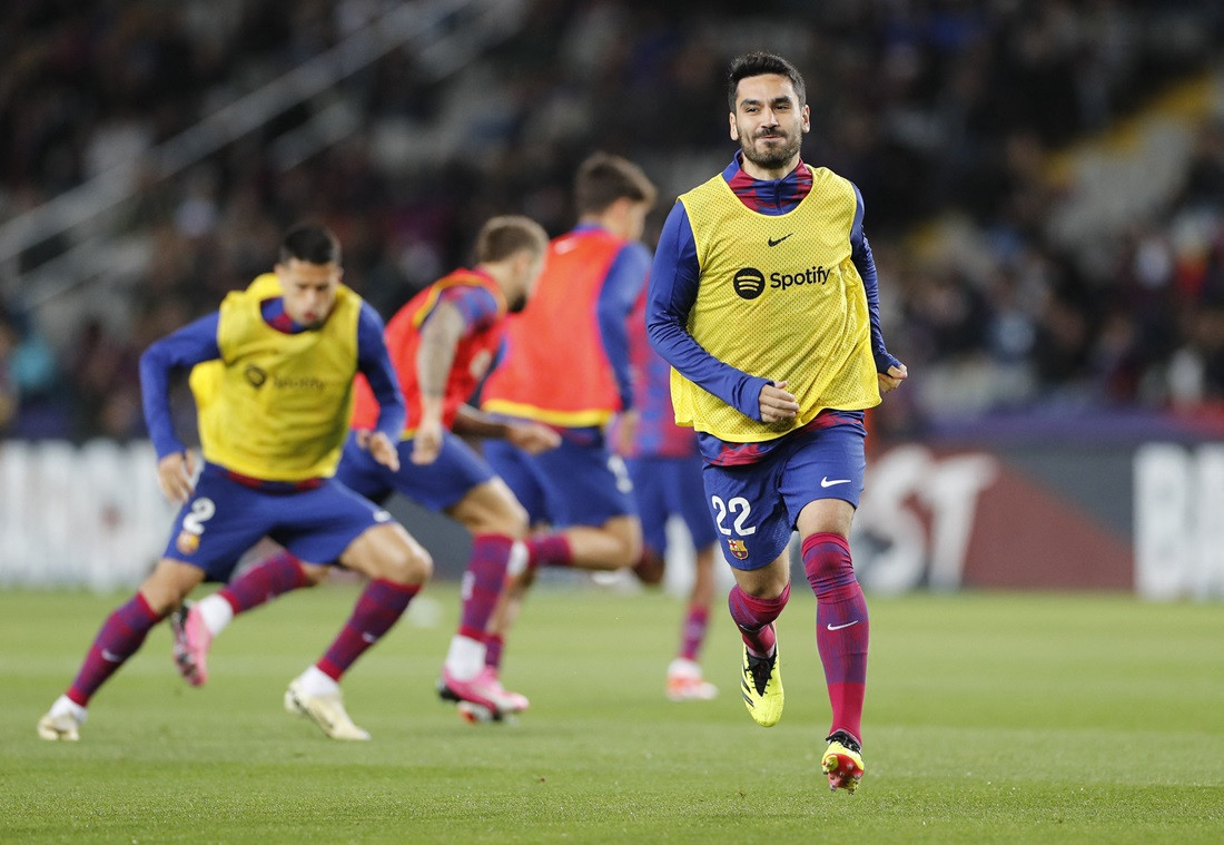 ބާސެލޯނާ އަށް ކުޅެމުން އަންނަ އިލްކާއީ ގުންޑޮގާން