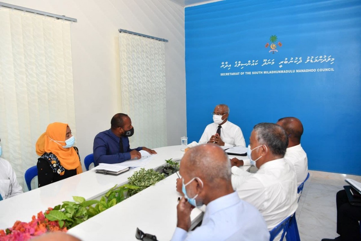 President meets Manadhoo Island Council: Council content with developmental progress