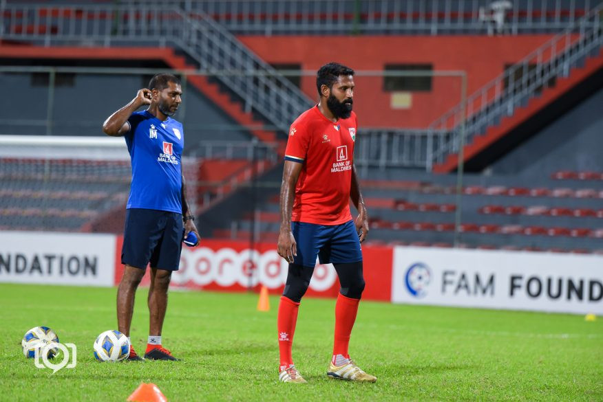 ޤައުމީ ޓީމުގެ ކުރީގެ މިޑްފީލްޑަރު ބަކާ