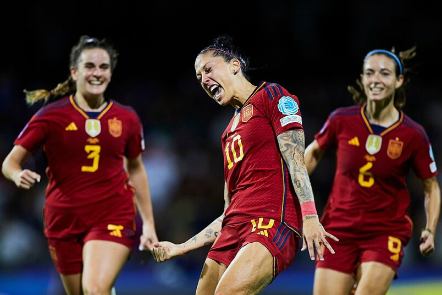 މެޗުގައި ލަނޑު ޖެހުމަށް ފަހު ހަމޯސޯ އުފާ ފާޅު ކުރަނީ