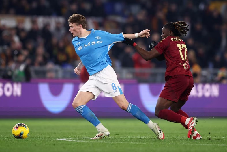 ރޯމާ އާއި ނަޕޯލީ ކުޅުނު މެޗުގެ ތެރެއިން