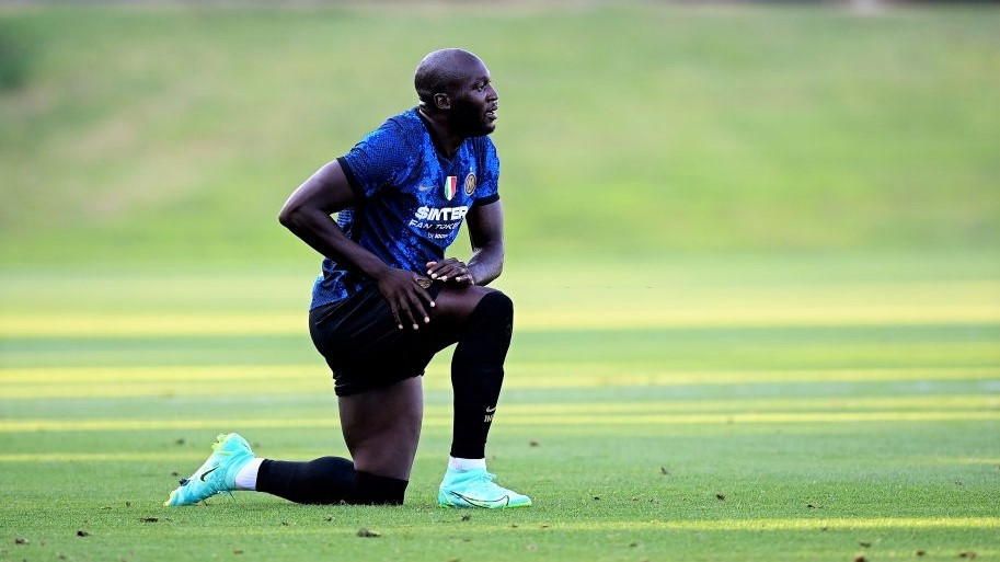 އިންޓަ މިލާނަށް ކުޅެމުން އަންނަ ބެލްޖިއަމުގެ ފޯވާޑް ރޮމެލޫ ލުކާކޫ