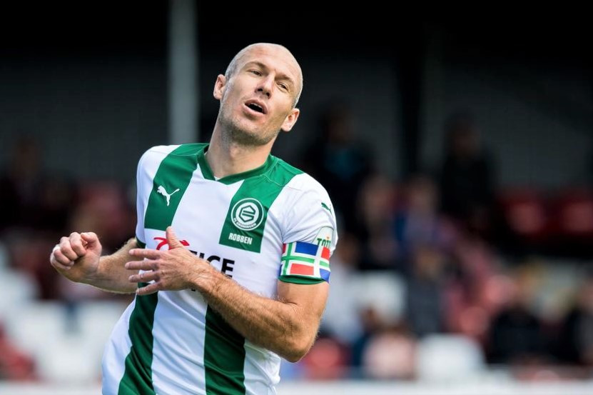 ގްރޮނިންގެންއަށް ކުޅުނު ފުރަތަމަ ރަސްމީ މެޗުގެ ތެރެއިން ފޯވާޑް އާޔެން ރޮބެނަށް