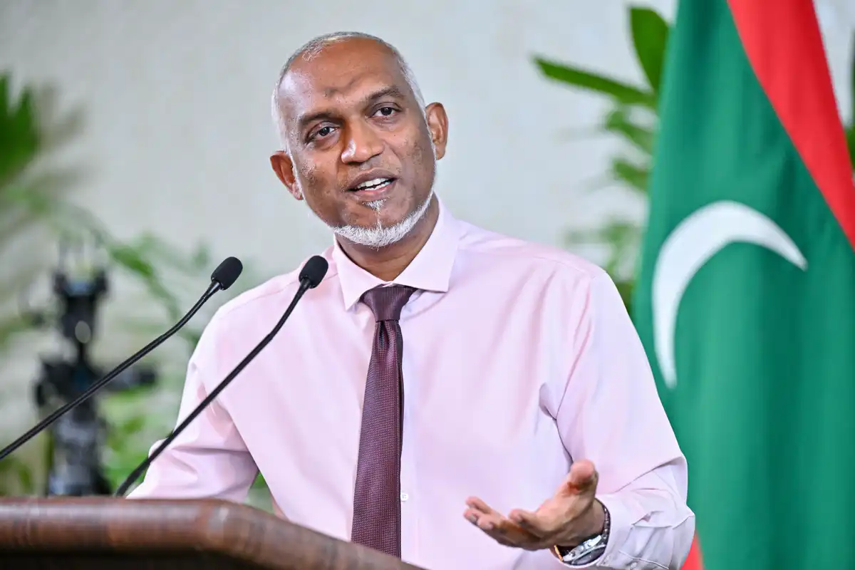 ރައީސް ޑރ. މުހައްމަދު މުއިއްޒު: ހޯމަ ދުވަހުގެ ބައްދަލުވުމުގައި ރައީސް ވަނީ ނޫސްވެރިންނަށް މަލާމާތް ކުރައްވާފަ