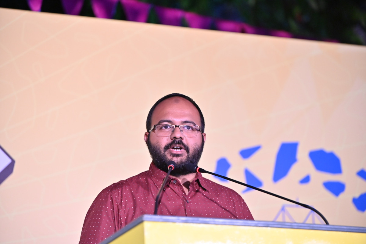 އަދާލަތު ޕާޓީގެ ނާއިބު ރައީސް އިއާދު ހަމީދު ވާހަކަފުޅުދައްކަވަނީ