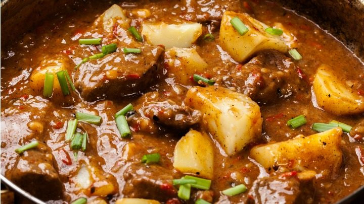 ބީފް ކަރީ ވިތް ޕޮޓޭޓޯ