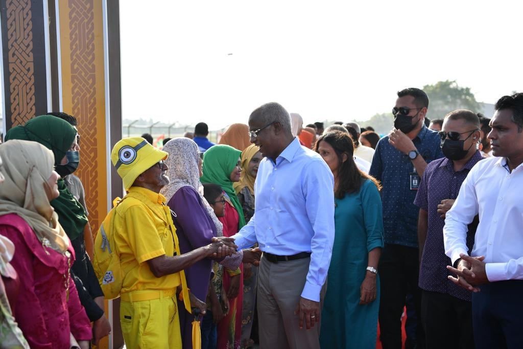 ރައީސް ސޯލިހު ފުވައްމުލައް ސިޓީއަށް ވަޑައިގަތުމުން އެމަނިކުފާނަށް މަރުހަބާ ދަންނަވަނީ