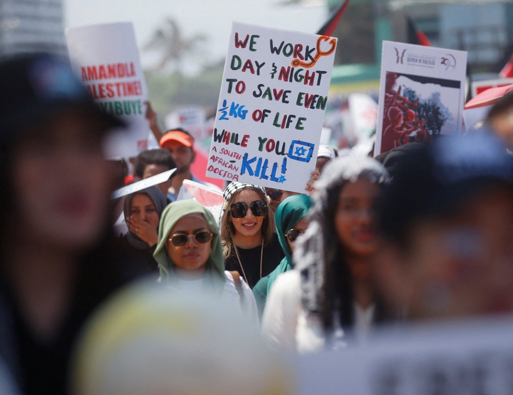 މިހިނގާލުމުގައި އެކި އުމުރުގެ މީހުން ބައިވެރިވި - ފޮޓޯ: ރޮއިޓަރސް 