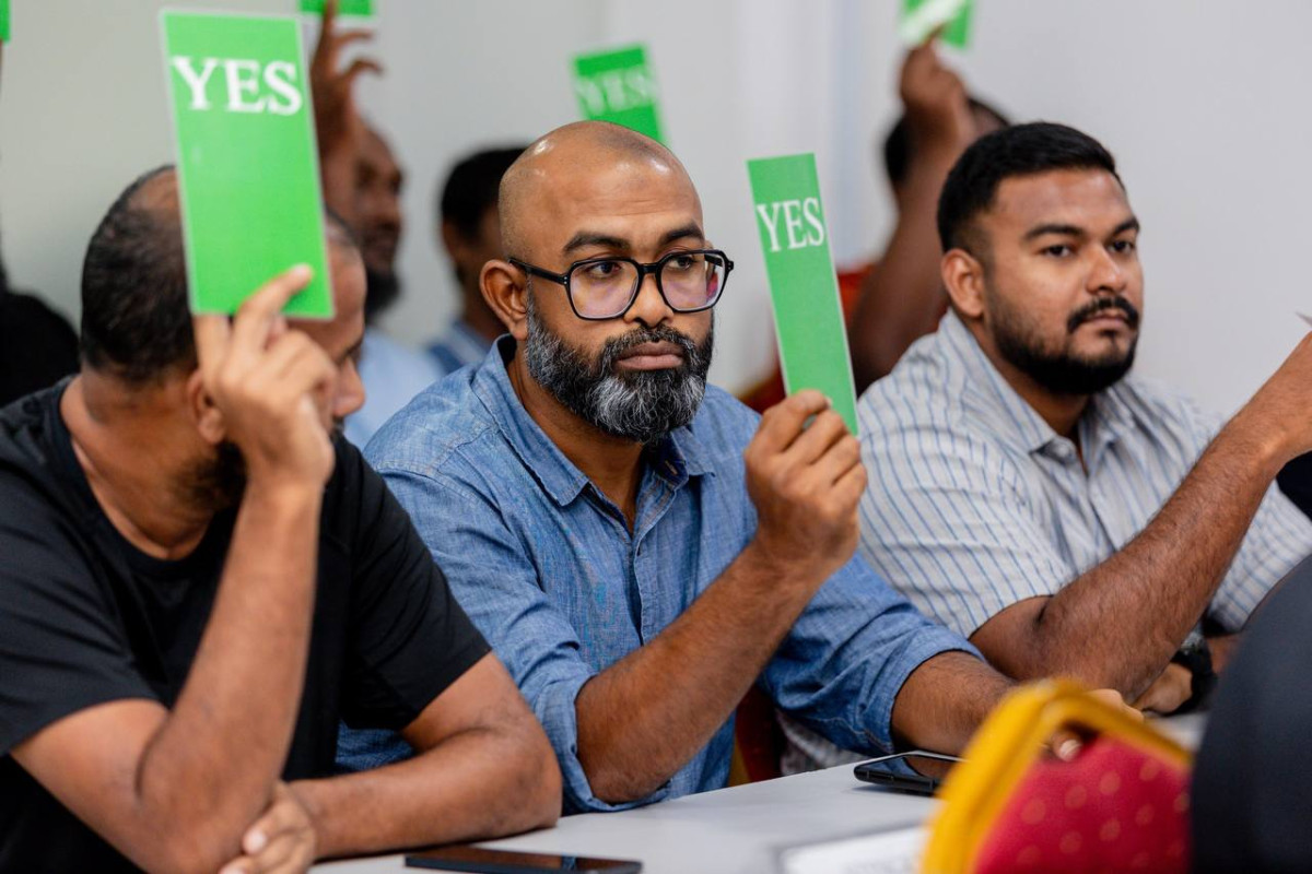 އެމްބީއޭގެ ޚާއްސަ އާންމު ޖަލްސާގެ ތެރެއިން