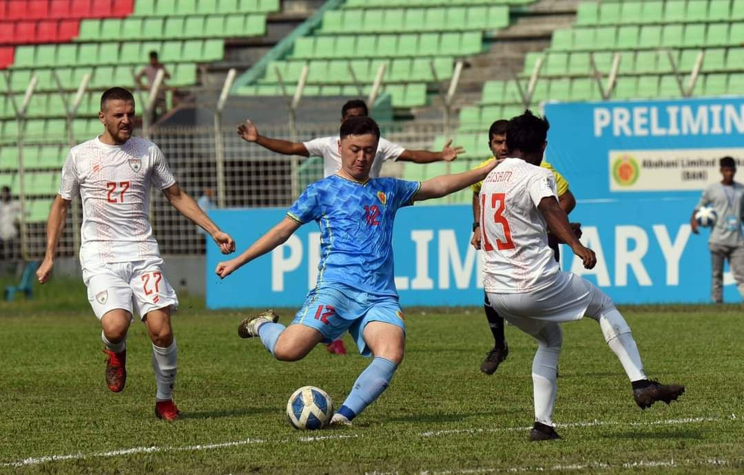 އަބަހާނީއާއި އީގަލްސް ބައްދަލުކުރި މެޗުގެ ތެރެއިން