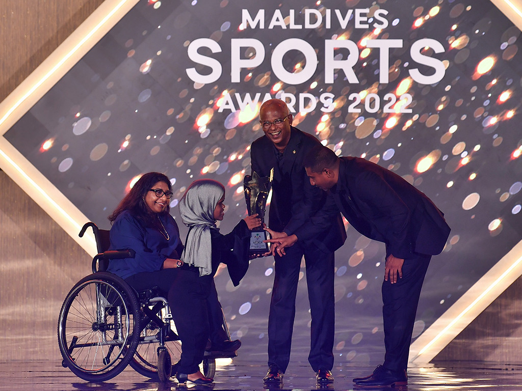 ރައީސުލްޖުމްހޫރިއްޔާ އީޝަލްއަށް އެންމެ މޮޅު އެތްލީޓްގެ އެވޯޑް ހަވާލުކޮށްދެއްވަނީ