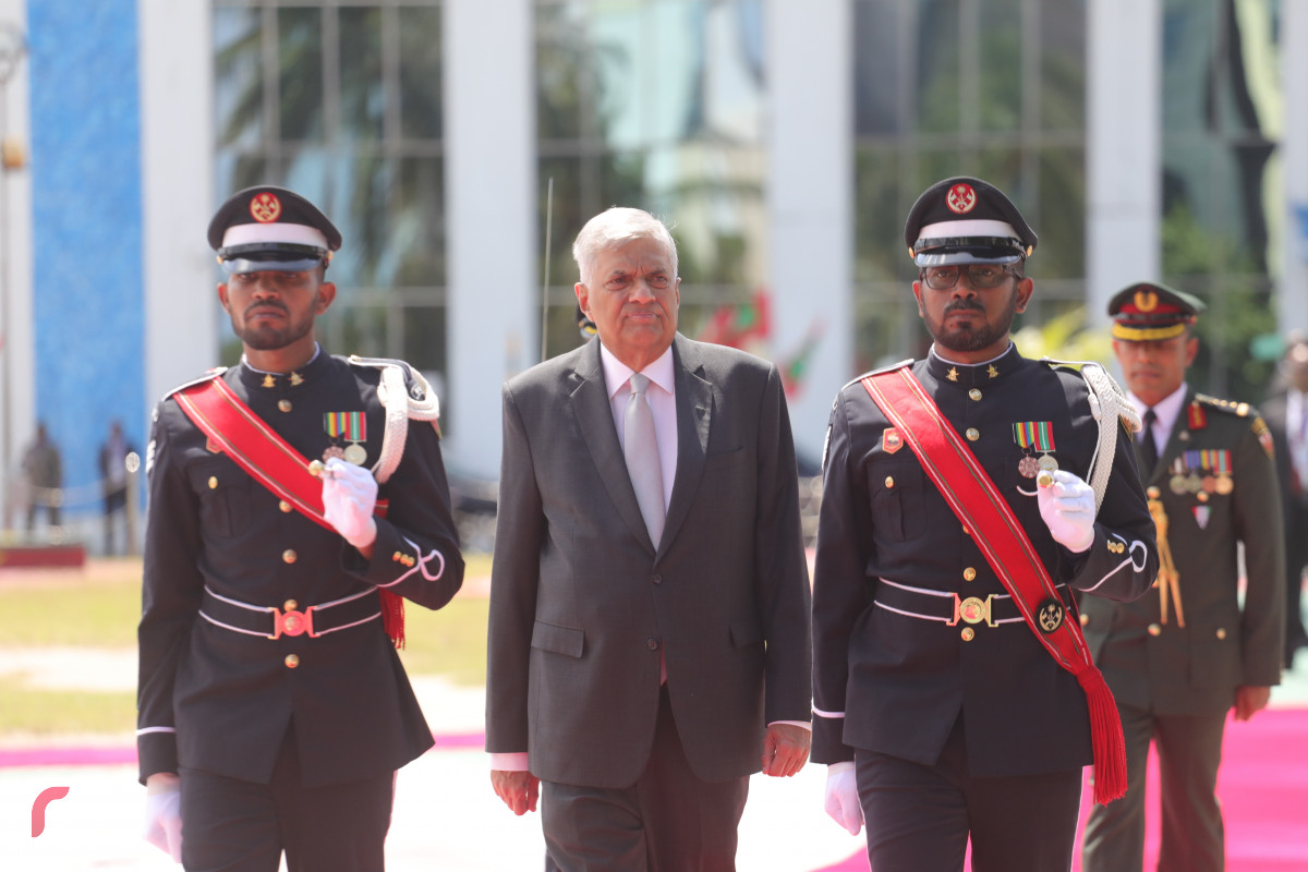 2 ސެޕްޓެމްބަރ 2019 --ބޮޑުވަޒީރު ރަނިލް ރަނިލް ވިކްރަމަސިންހަ އަށް މަރުހަބާ ދެންނެވުމުގެ ހަރަކާތްތައް ރަސްމީ ފާލަމުން-- ފޮޓޯ: ޝުއައިބް މުހައްމަދު