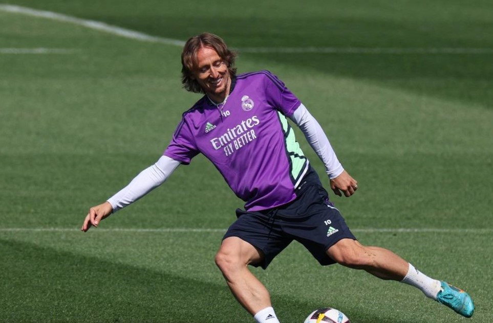 ރެއާލް މެޑްރިޑުގެ ފަރިތަކުރުމުގައި މޮޑްރިޗް ބައިވެރިވަނީ