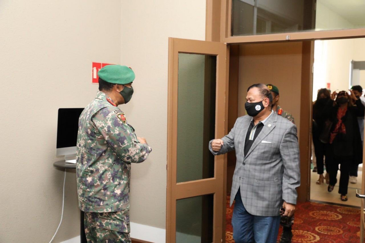 ބަންގްލަދޭޝްގެ ޗީފް އޮފް އާމީ ސްޓާފް، ޖެނެރަލް އަޒީޒް އަހްމަދަށް ޗީފް އޮފް ޑިފެންސް ފޯސް، މޭޖާރ ޖެނެރަލް އަބްދުﷲ ޝަމާލް ވީއައިއޭ އިން މަރުހަބާ ދަންނަވަނީ