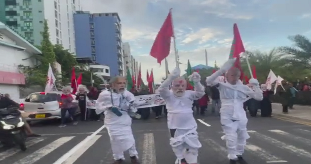 އިދިކޮޅުން އީދު ފާހަގަކުރުމުގެ ނަމުގައި ކުރިއަށްގެންދިޔަ ހަރަކާތް