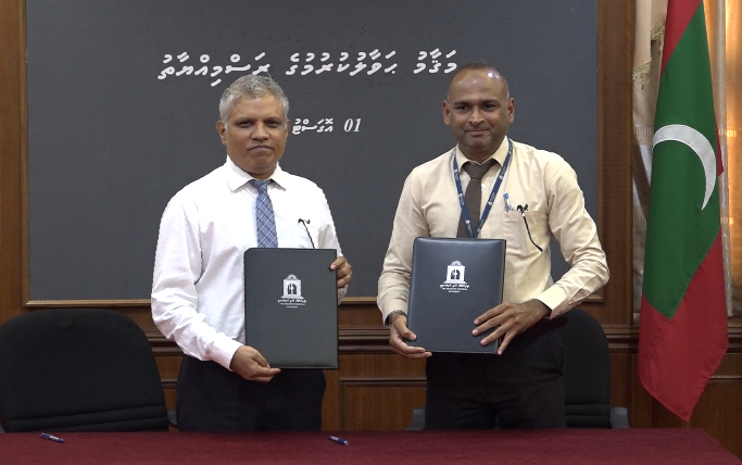 އާސިމް އަބްސުއްސައްތާރު ފެކަލްޓީ އޮފް އާރޓްސްގެ ޑީންގެ މަޤާމާއި ދެވަނަ ދައުރަށް ހަވާލުވެވަޑައިގަތުމުގެ ރަސްމިއްޔާތުގެ ތެރެއިން