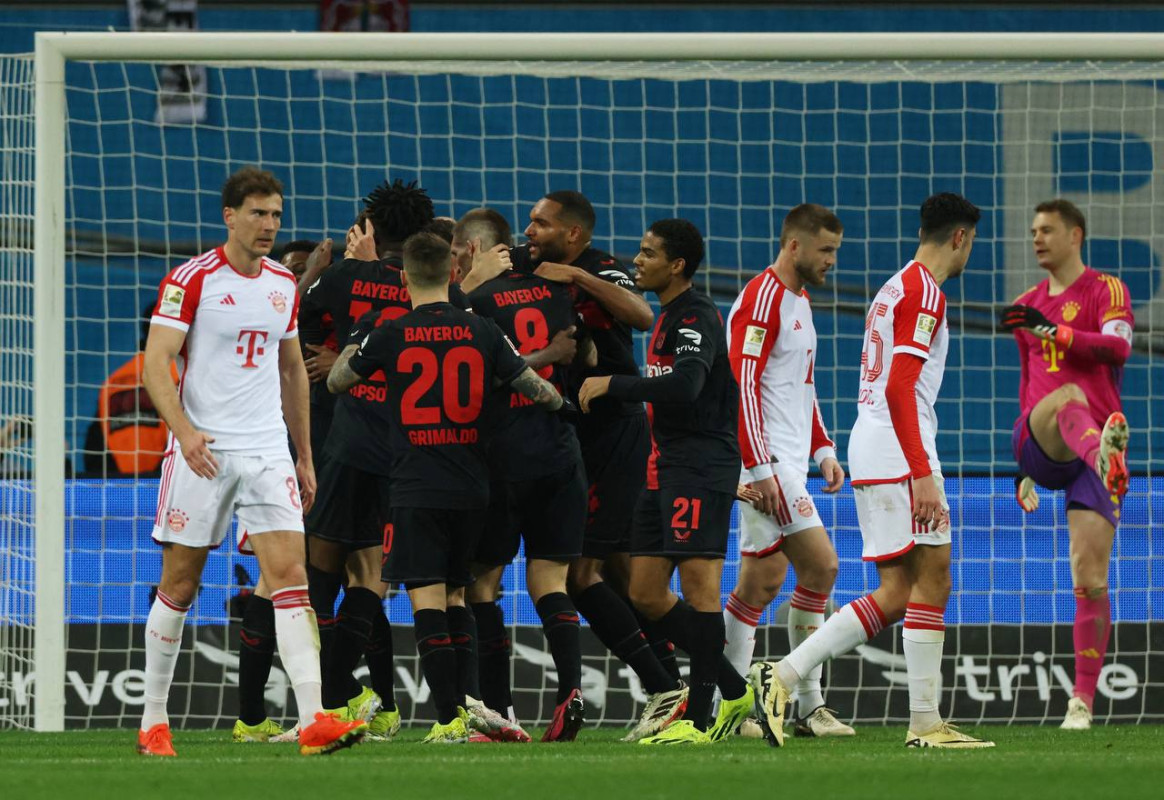 މެޗުގައި ލަނޑު ޖެހުމަށްފަހު ލެވަކޫސަންގެ ކުޅުންތެރިން އުފާ ފާޅު ކުރަނީ