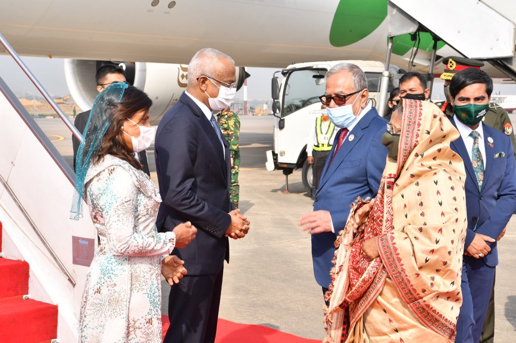 President Ibrahim Mohamed Solih and First Lady Fazna receive a warm welcome in Bangladesh at the start of their three-day official visit