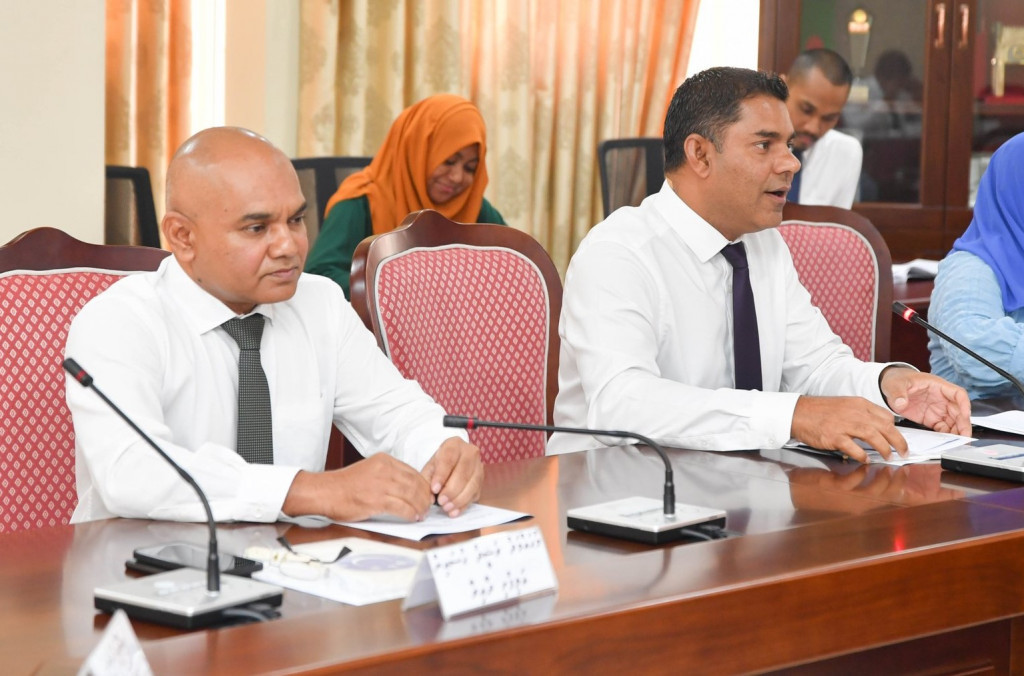 ކިނބިދޫ ދާއިރާގެ އެމްޑީޕީ މެންބަރު މުޙައްމަދު ނާޝިޒާއި އަލިފުށީ ދާއިރާގެ އެމްޑީޕީގެ މެންބަރު މުހައްމަދު ރަޝީދު