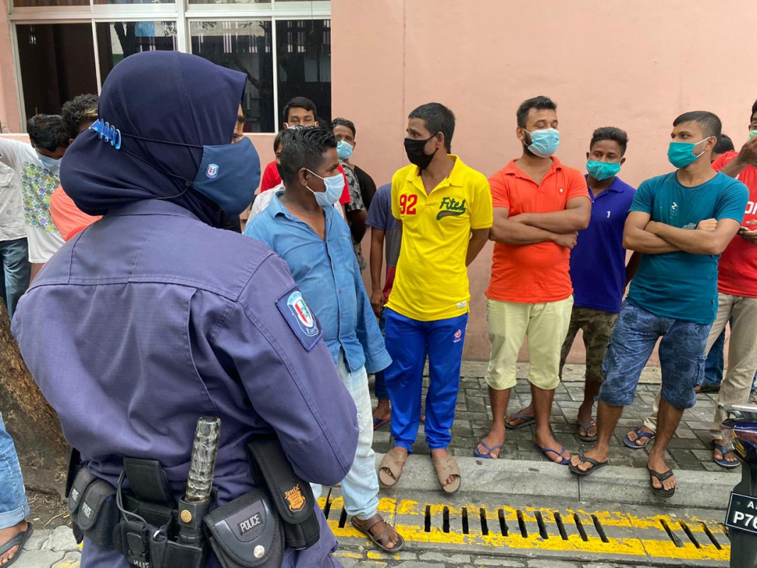 ގިޔާސުއްދީން ކުރިމަތީގައި ބިދޭސީން މުޒާހަރާ ކުރުން