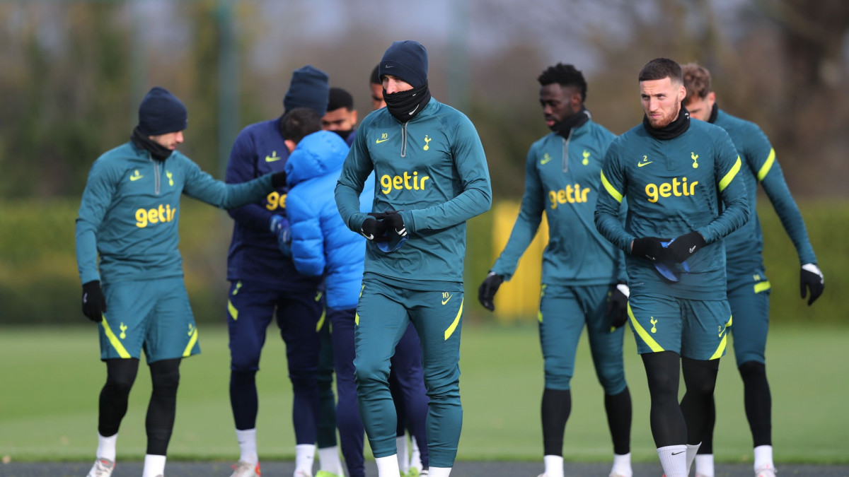 މީގެ ކުރިން ޓޮޓެންހަމުން ބޭއްވި ފަރިތަކުރުންތަކުގެ ތެރެއިން