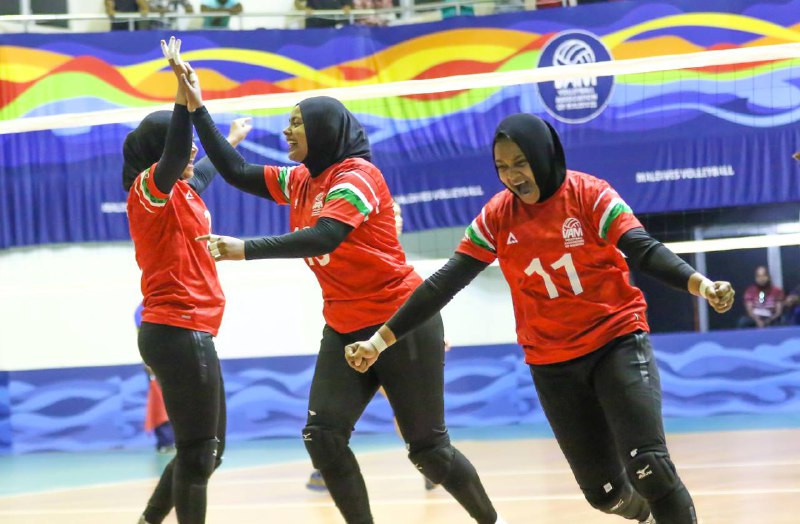 ފޯ ނޭޭޝަންސް ކަޕްގެ އަންހެން ޑިވިޝަންގެ ސެމީ ފައިނަލްގައި ރާއްޖެ އާއި މެލޭޝިޔާ ކުޅުނު މެޗުގެ ތެރެއިން